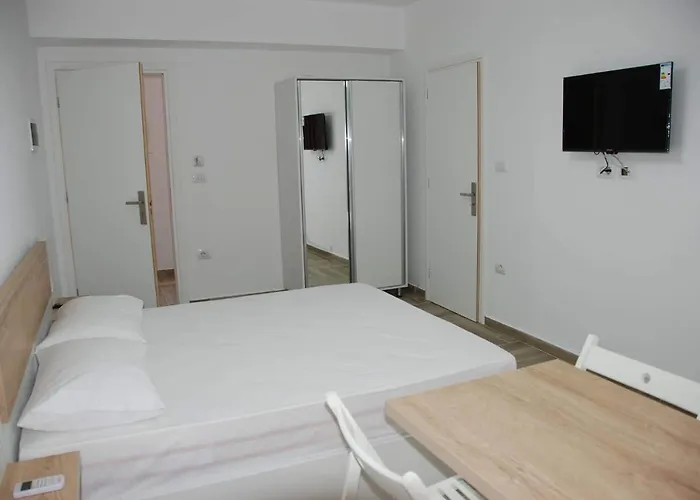 The Hill 호텔 Sarandë