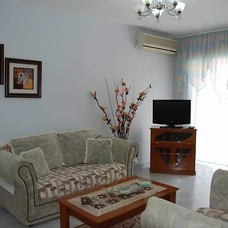 ホテル The Hill Sarandë